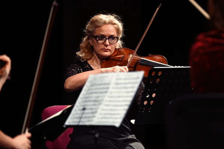 Струнен Квартет ФРОШ | Мигел Трапага Санчес – китара  7